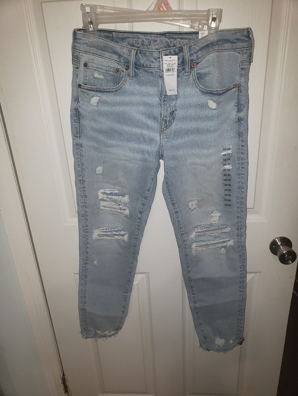American Eagle Outfitters Light Wash Distressed Ankle Jeans
